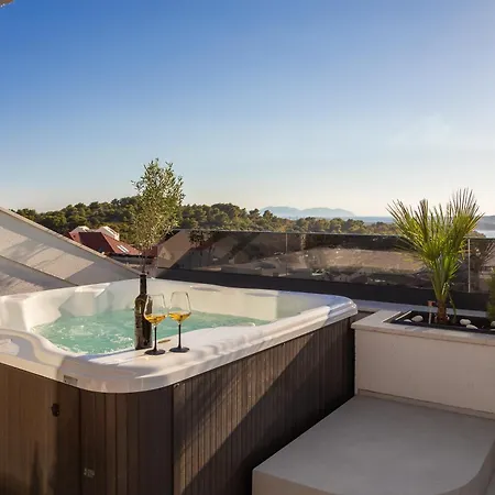 Apartment Luxury Penthouse Hvar With Jacuzzi & Sea View *