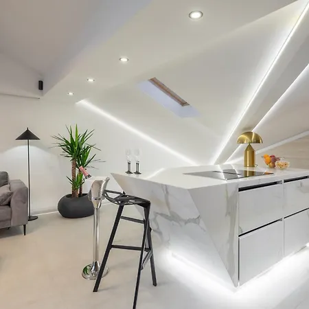 Apartment Luxury Penthouse Hvar With Jacuzzi & Sea View *