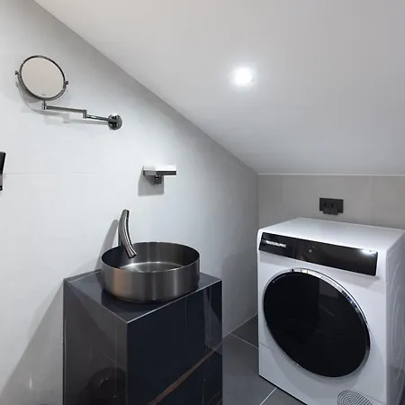 Luxury Penthouse Hvar With Jacuzzi & Sea View Apartment *